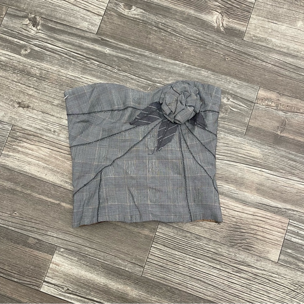 Vintage Gray Strapless Top with Floral Detail